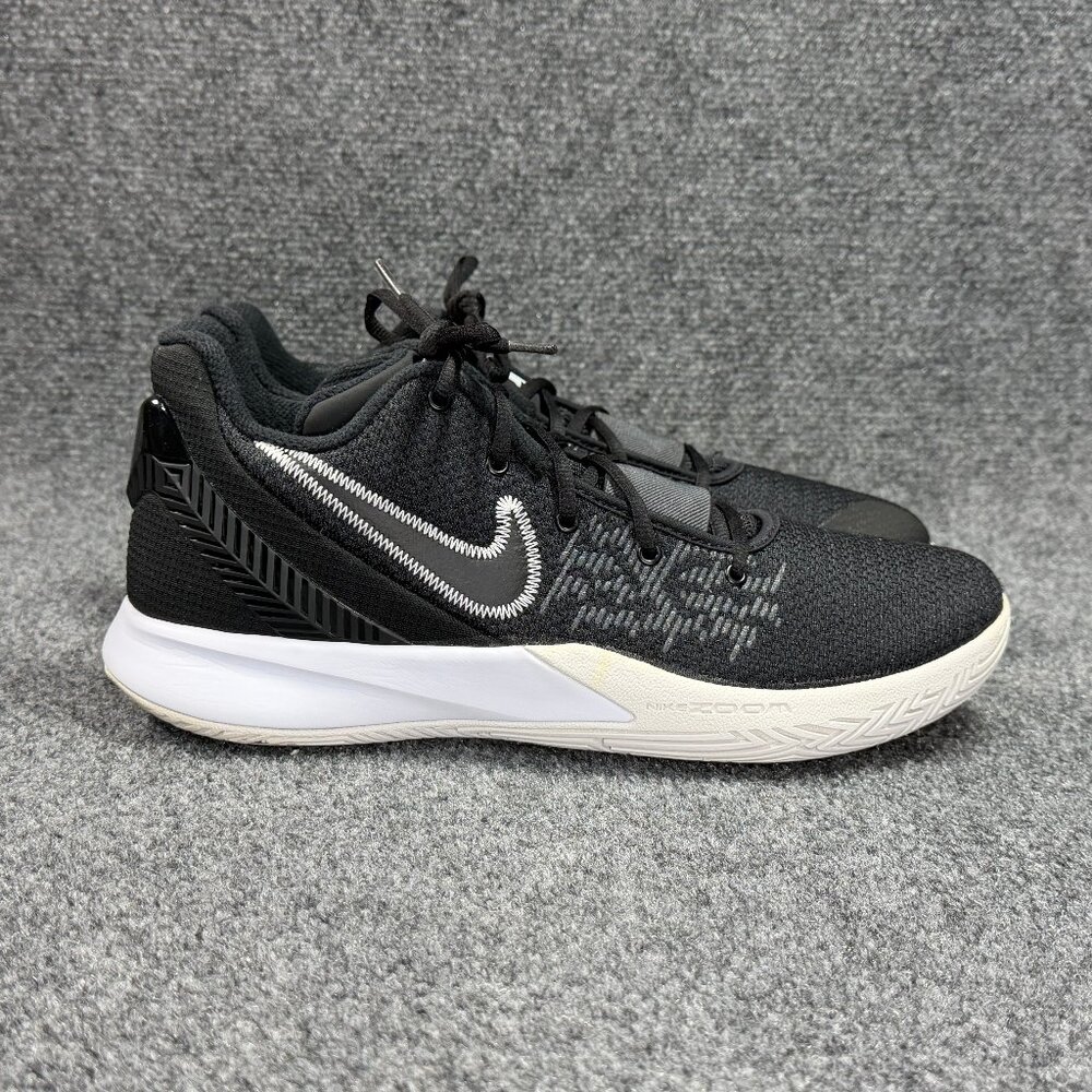 Nike Kyrie Flytrap II Basketball Shoes Men's Size 11.5 Black White Athletic Hoop
